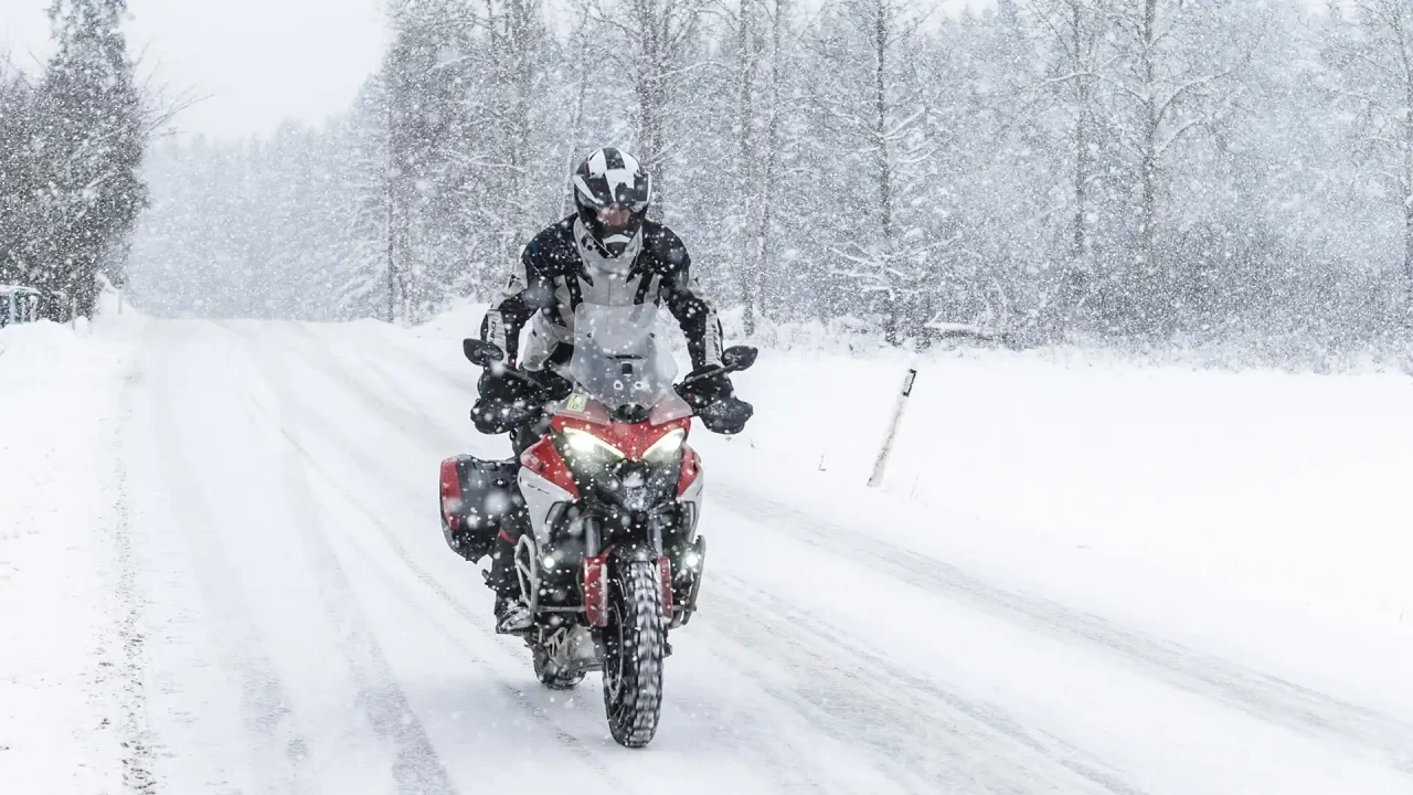 Kış Aylarında Motosiklet Kullanmak