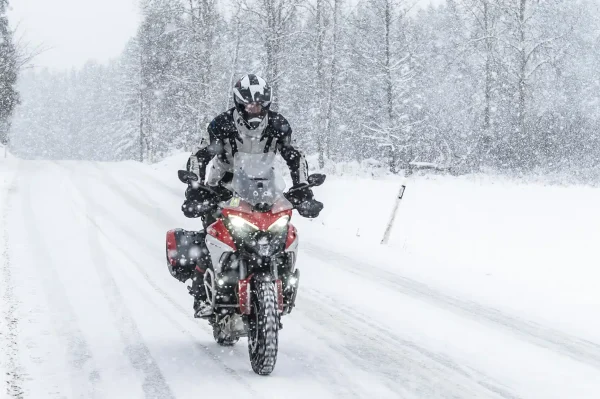 Kış Aylarında Motosiklet Kullanmak